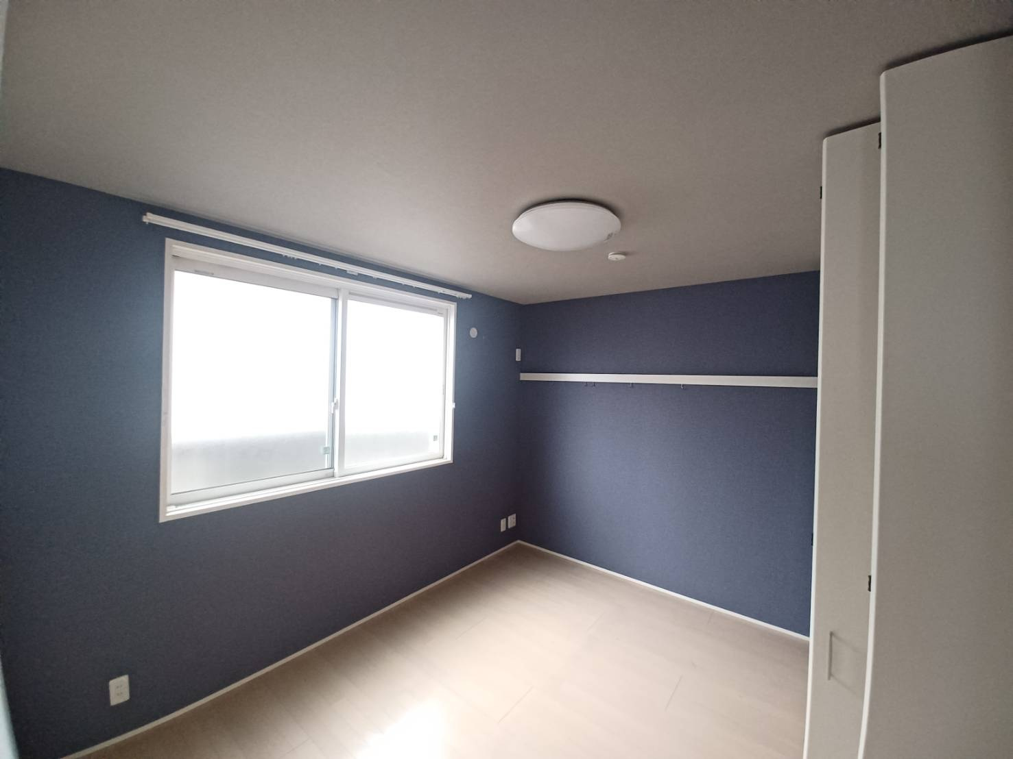 プロヌーブ植田の洋室