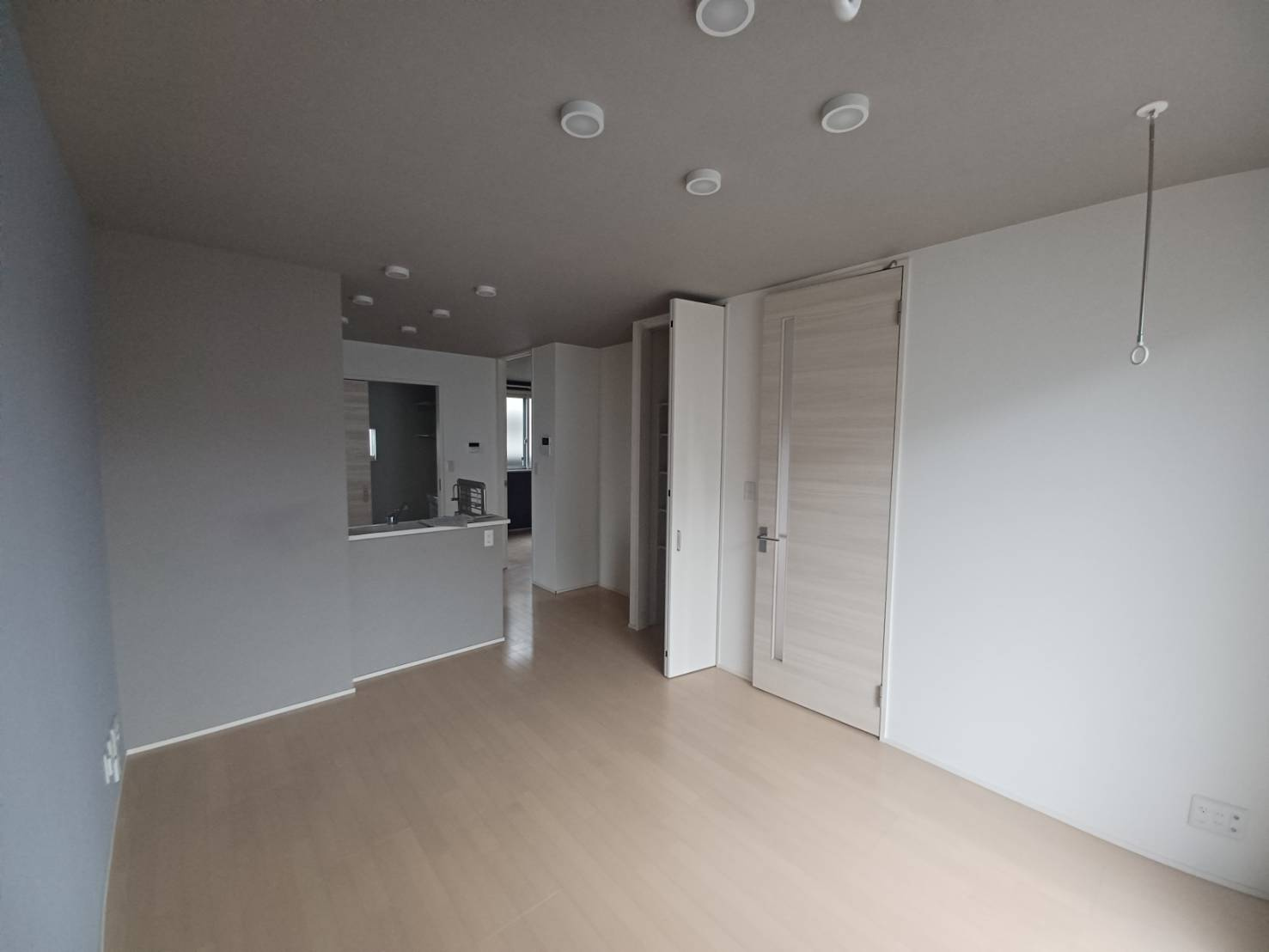 プロヌーブ植田の居間・リビング