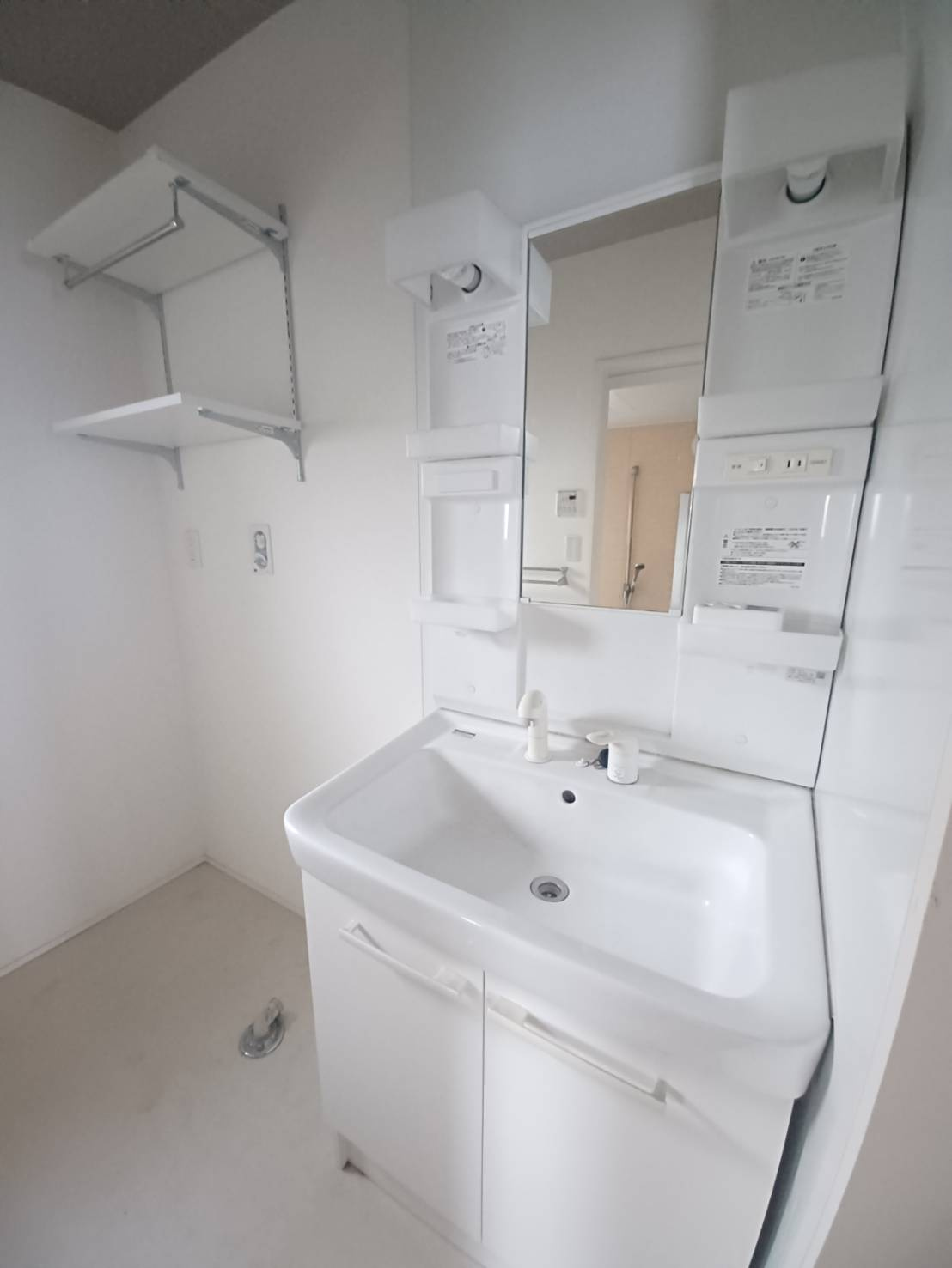 プロヌーブ植田の独立洗面台