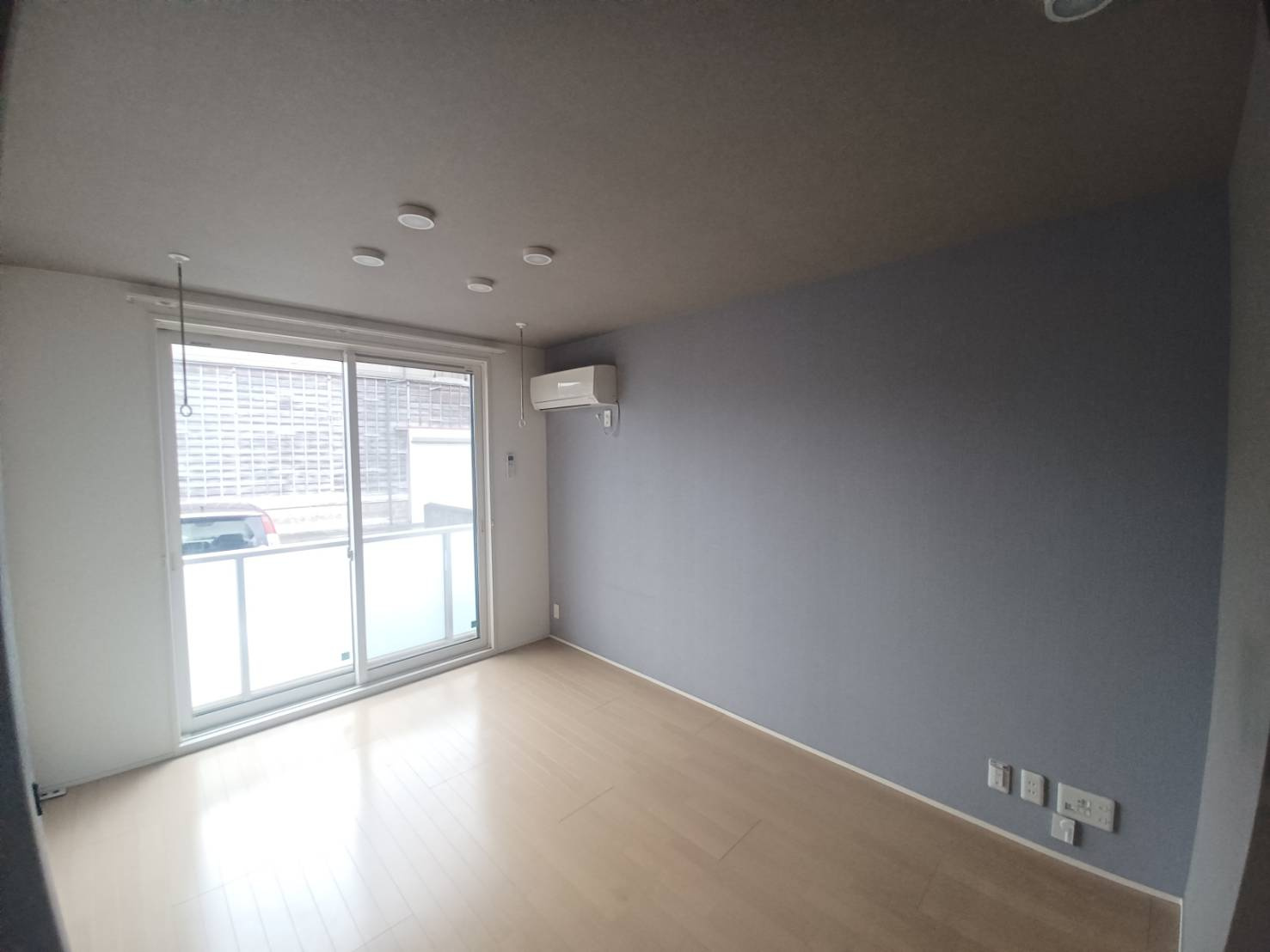 プロヌーブ植田の洋室