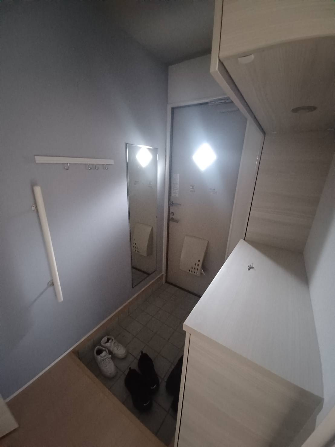 プロヌーブ植田の玄関