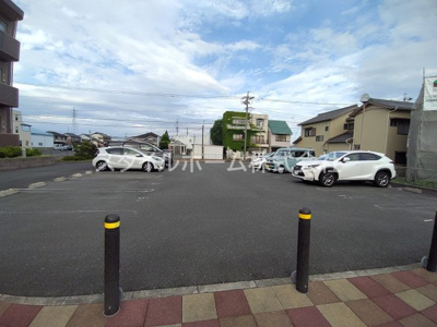 【駐車場】 | ルネスグランドールⅠ | 駐車スペースもあります