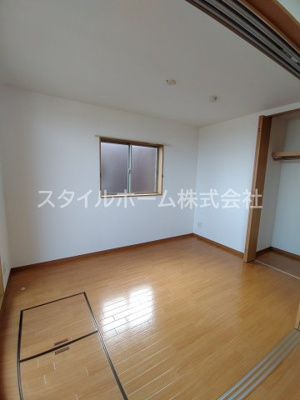 【居間・リビング】 | ルネスグランドールⅠ | 居間です