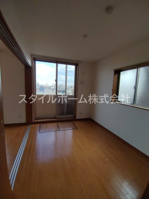 【居間・リビング】 | ルネスグランドールⅠ | リビングです