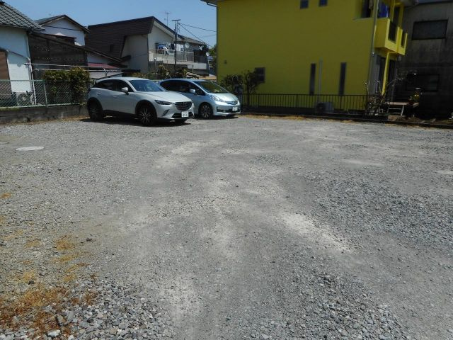 タウニィ緑ヶ丘の駐車場