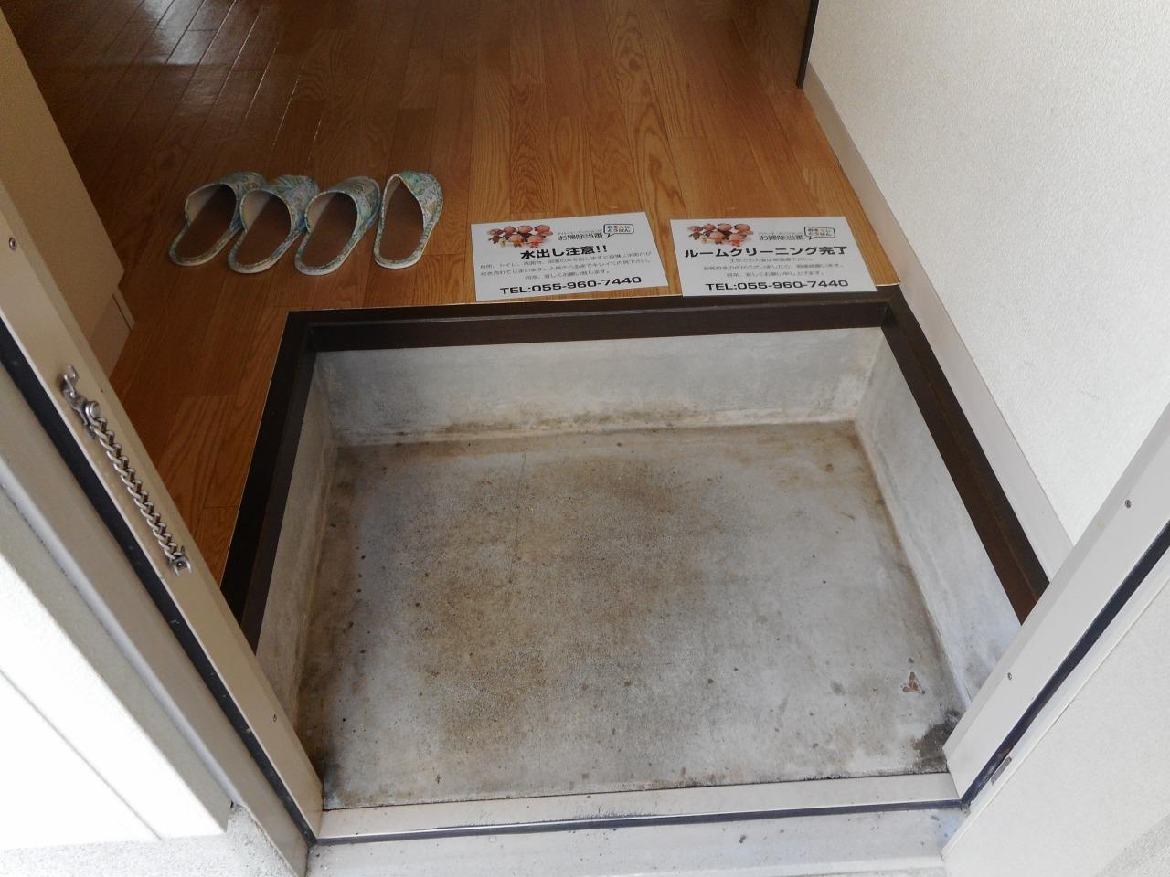 タウニィ緑ヶ丘の玄関