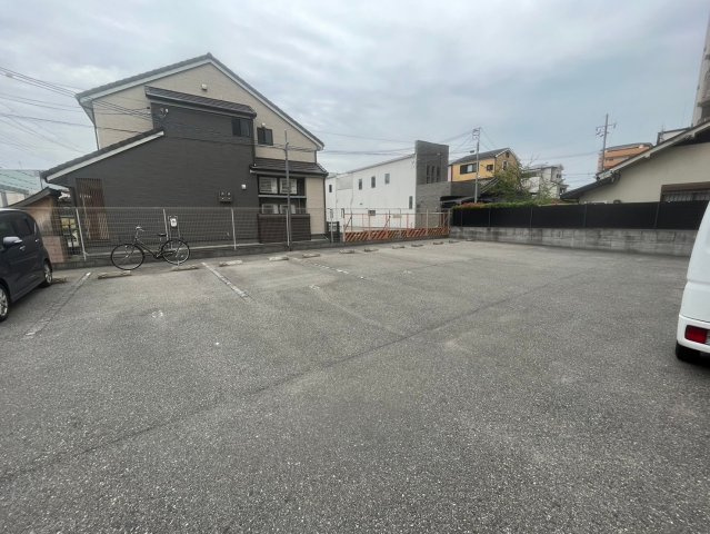【駐車場】 | メゾン・ド・ペルル
