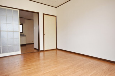 【居間・リビング】 | グランデュール福山Ａ