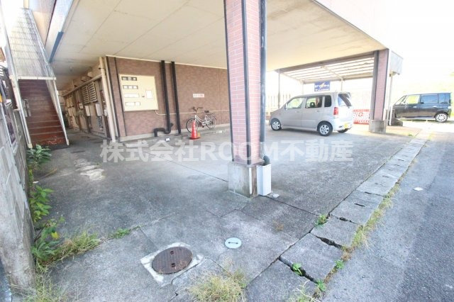 第一米原コーポの駐車場|駐車スペースもあります