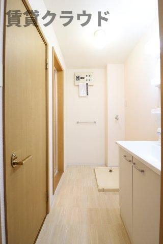 パレアージュCの洗面所|忙しい朝には欠かせない洗面所です