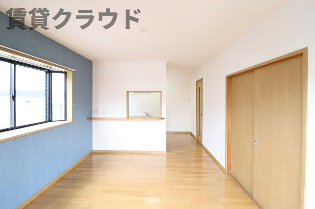 パレアージュCの居間・リビング|ゆったり過ごせる居間です