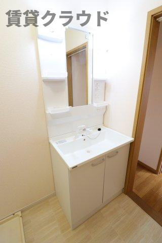 パレアージュCの洗面所|デザインがおしゃれな独立洗面台です！
