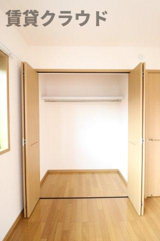 パレアージュCの収納|洋服はもちろん、その他の荷物も収納可能♪
