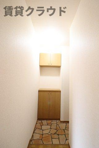 パレアージュCの玄関|シューズボックス付きで靴もスッキリ収納！
