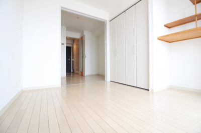 【洋室】 | クレイドル西田辺 | 洋室5.3帖