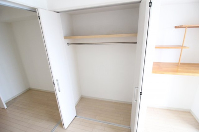 【収納】 | クレイドル西田辺 | 収納スペースの広いクローゼット