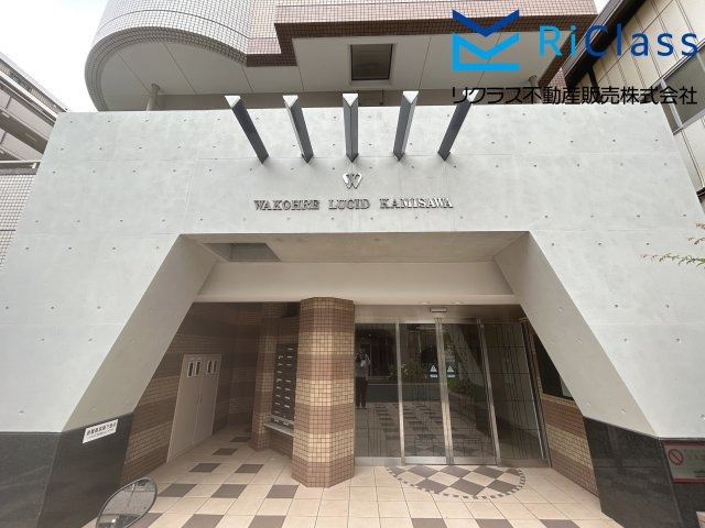 ワコーレルシード上沢のエントランス|落ち着いたエントランスです