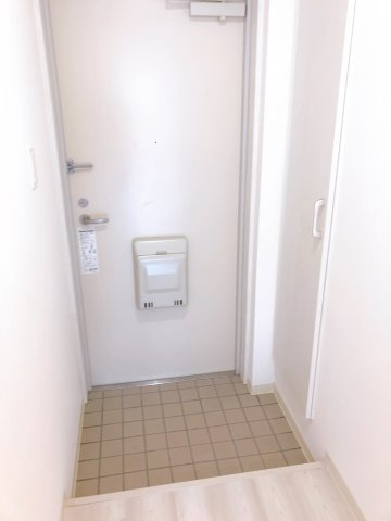 レジデンス利平治の玄関