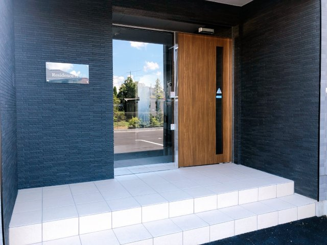レジデンス利平治のエントランス