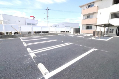 【駐車場】 | ロイヤルクレセント