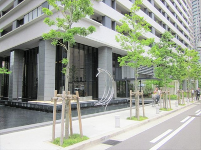 【エントランス】 | Ｎ４．ＴＯＷＥＲ | 5WAYアクセス可能。
コンシェルジュサービスなども有るホテルライクな免震構造タワーレジデンス