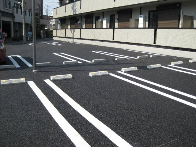 ジュウィールの駐車場