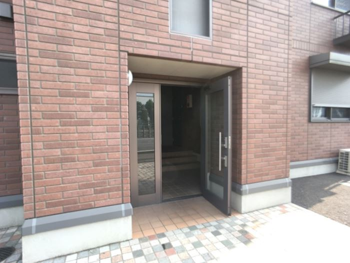パレロワイヤルＣ　犬塚のエントランス