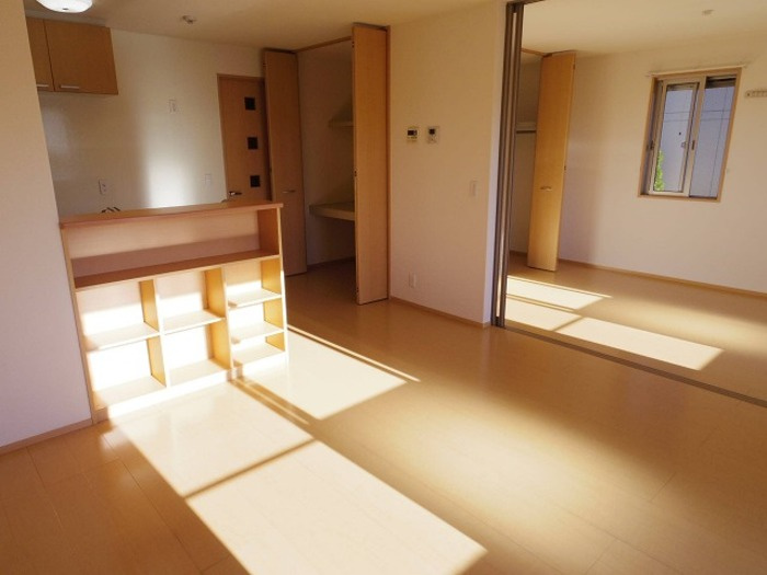 エスポワール Ａの居間・リビング|居室全景