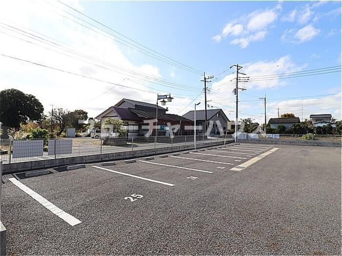 スカイブルー　Ｊの駐車場
