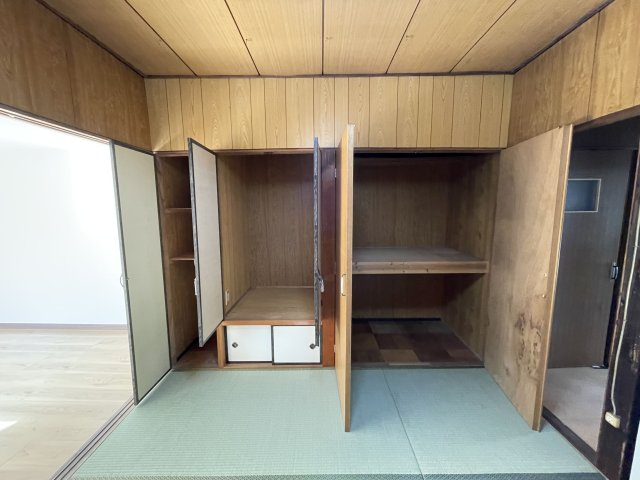 大石町戸建の収納