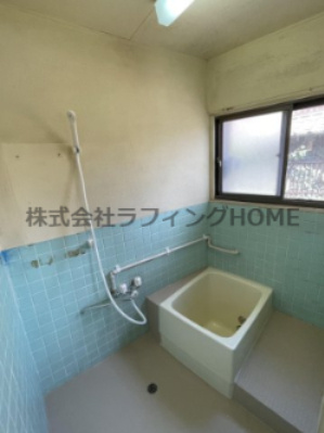 大石町戸建の浴室|お風呂で日々の疲れを落としましょう