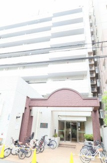 【外観】 | 都心部まで近い便利な立地ながら、海や緑豊かな公園などの自然も堪能できるぜいたくな大手門エリア。生活施設はもちろん充実しており、通勤も含め毎日の生活が便利になります♪