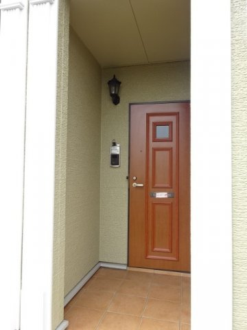 サンライト若松　Ⅱのエントランス|毎日通るエントランスはこのようになっています