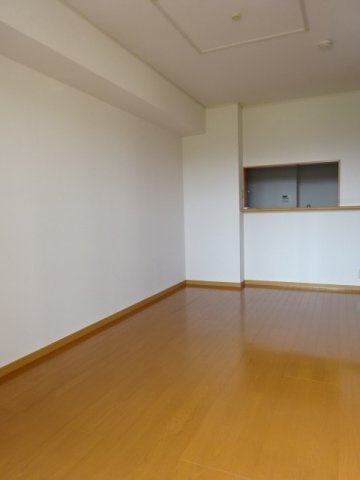 サンライト若松　Ⅱの居間・リビング|ゆったりとしたリビングです