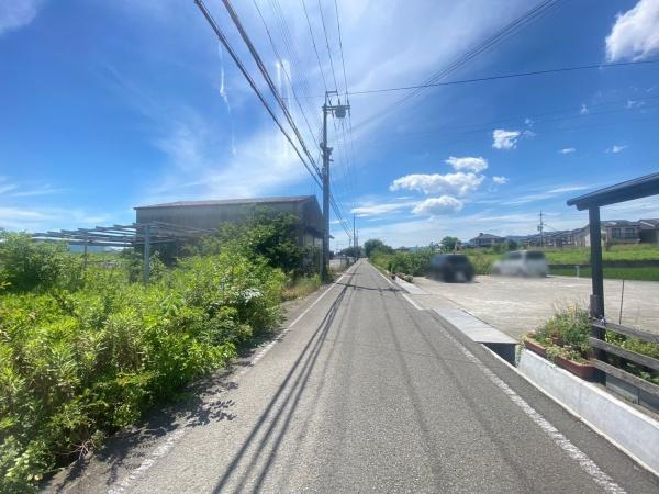 岩出市中島　土地の前面道路含む現地写真