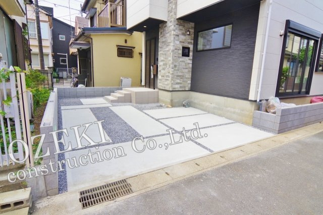 越谷市下間久里新築戸建て　個性が光る、世界に1棟だけの分譲住宅-KEIAI Style-の駐車場