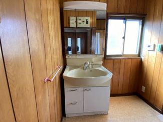 【洗面所】 | 岡谷市川岸上３丁目 中古住宅③ | 洗面所