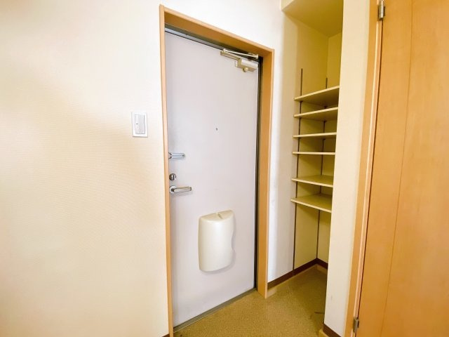 メープルハウスの玄関|別のお部屋の写真となります。
イメージです。