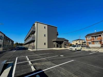 【駐車場】 | 【シャーメゾン】NewRichⅥ(ニューリッチシックス) | 敷地内には駐車場もあります（要空き確認）