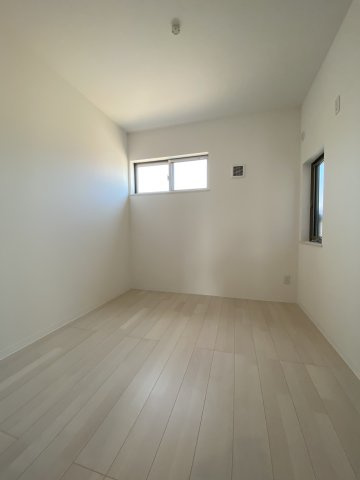 カナロア長田の洋室