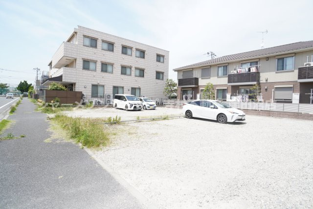 シャーメゾン　コルヌイエの駐車場