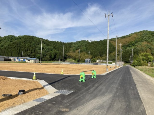 越前市広瀬町 　分譲地18の前面道路含む現地写真