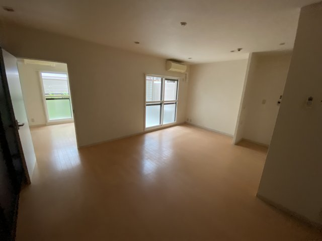 イスズハイツベル芦屋パートⅡの居間・リビング