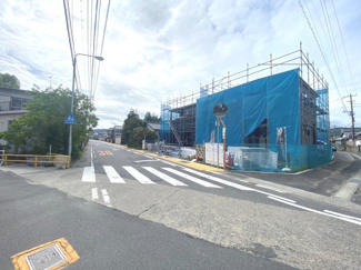 【前面道路含む現地写真】