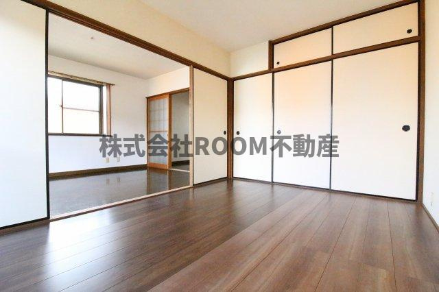 コーポソレイユの居間・リビング|使いやすいリビングです