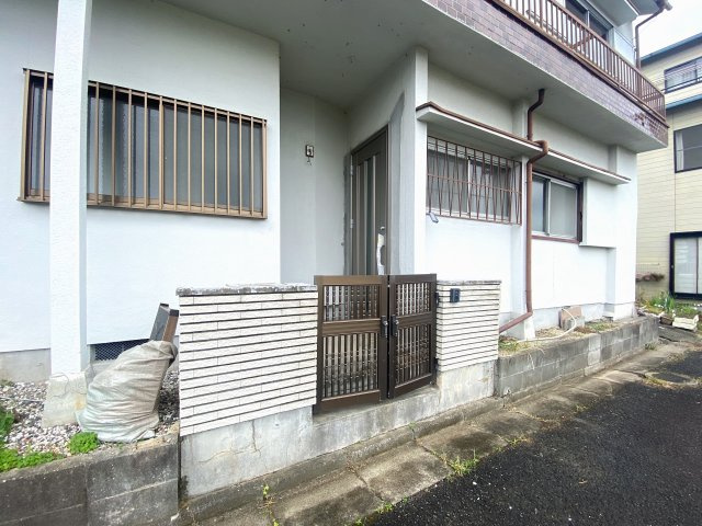 松ヶ丘中町のエントランス