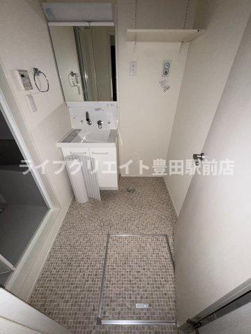 三沢5丁目戸建の洗面所
