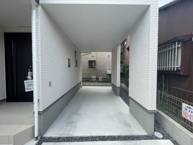 刈谷市一ツ木町2期の駐車場|ビルトイン車庫