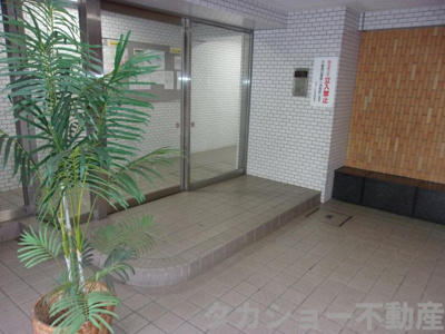 【エントランス】 | セザール五井 | エントランスです。キレイに管理されております。