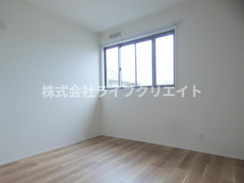三沢5丁目戸建の居間・リビング